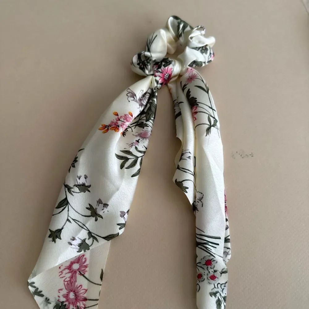 Floral Cream Scarf Scrunchie Hair Tie K66